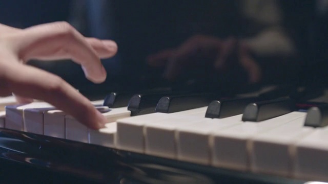 4K弹钢琴素材视频素材
