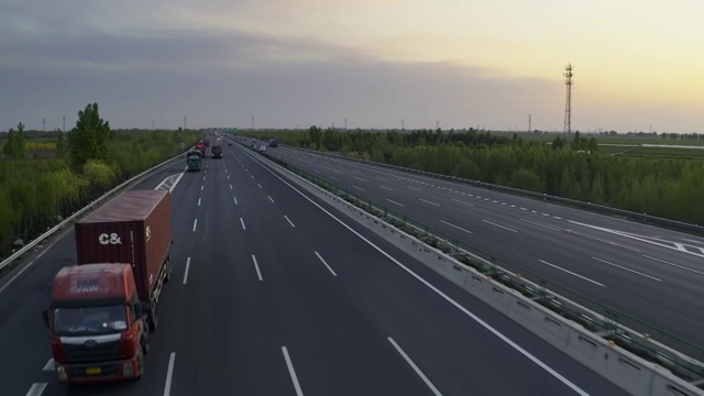 傍晚高速公路航拍视频素材