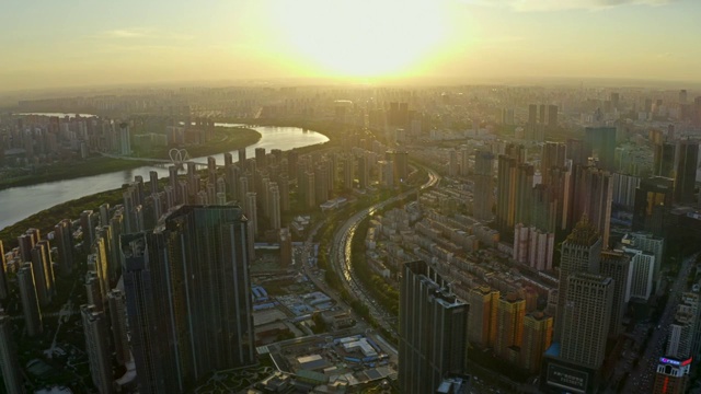 沈阳浑河桥两岸夕阳城市景观航拍视频素材