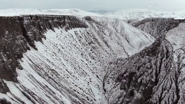航拍中国新疆冬季的安集海大峡谷视频素材