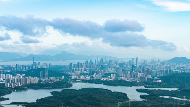 深圳羊台山公园俯瞰南山城市天际线视频下载