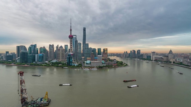 晴朗天气下的上海陆家嘴日出夜转日4K高清延时摄影视频视频素材