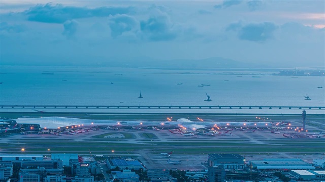 深圳宝安国际机场黄昏转夜景延时摄影视频素材