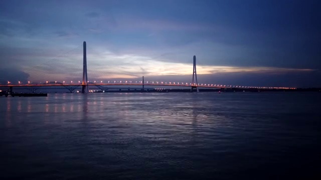 繁忙的南京大胜关长江大桥延时摄影视频素材