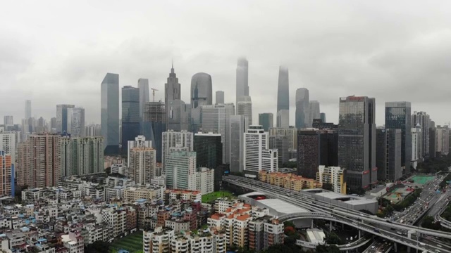 雨雾天广州珠江新城视频素材