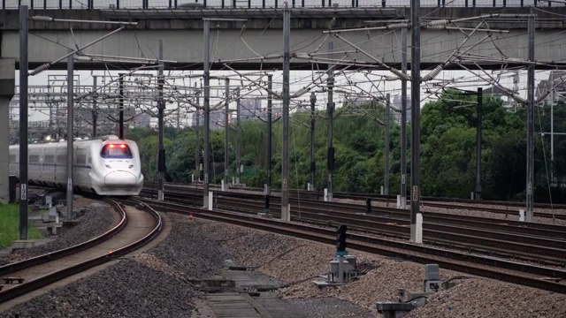 高铁进站出站行驶视频下载