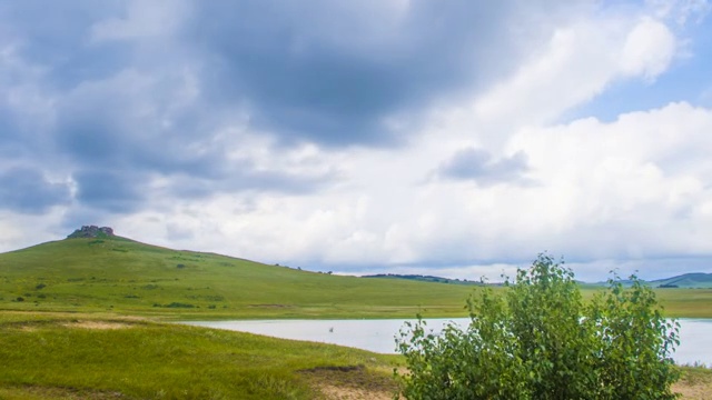 中国内蒙古自治区赤峰市乌兰布统景区小野鸭湖风光视频素材