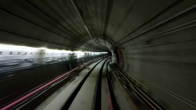 航拍视角下的上海地铁轨道内部景观4K高清视频视频下载