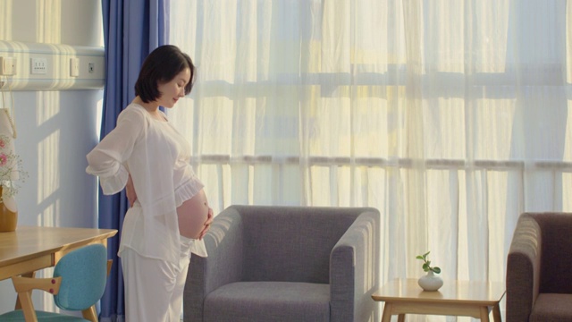 孕妇在病房里视频素材