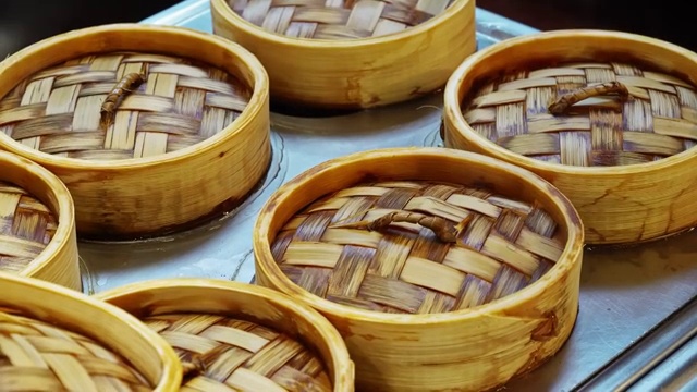 冬天中国传统美食糕点蒸笼4K高清视频视频素材