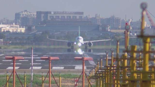虹桥机场飞机起飞视频素材