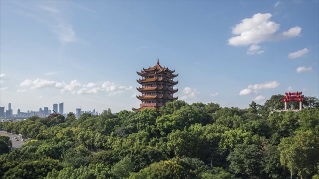武汉蓝天白云下的黄鹤楼视频素材