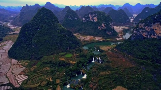 航拍中国广西壮族自治区百色爱布瀑布群视频下载