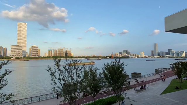 上海西岸美术馆东南看前滩延时傍晚多云视频素材