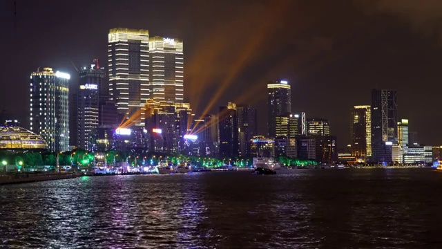 晴朗天气下上海国庆节中秋节进博会外滩陆家嘴灯光秀4K高清视频视频素材