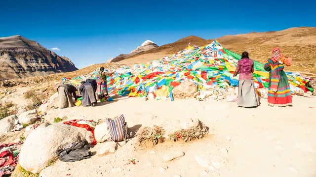 西藏阿里地区冈仁波齐神山转山视频素材