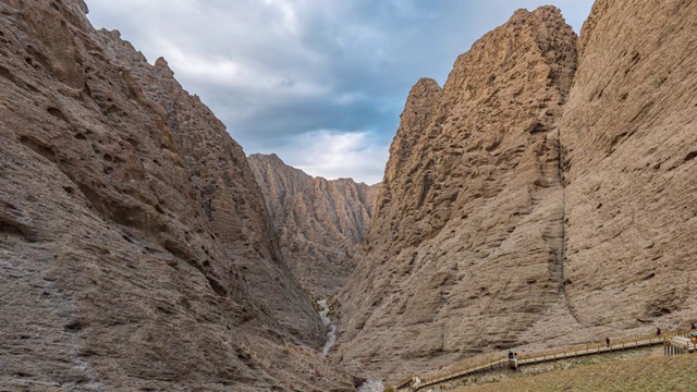 中国新疆克州阿图什天门大峡谷风光视频素材