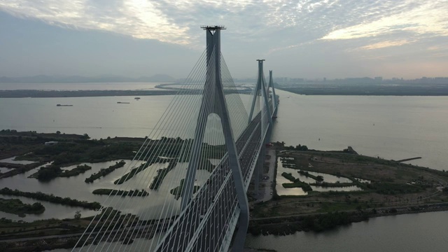 珠海洪鹤大桥环绕航拍视频素材