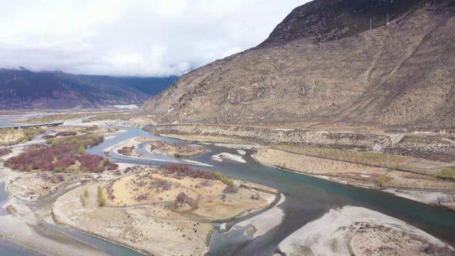 中国西藏林芝尼洋河风光带航拍视频下载