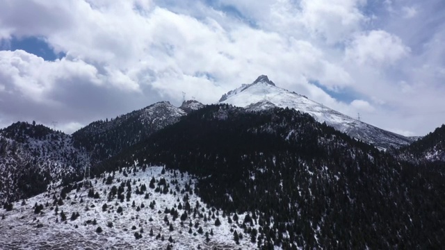 4K航拍西藏川藏线雪山视频素材