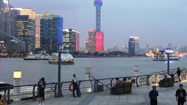 上海北外滩看公平路码头轮渡考研延时夏傍晚多云延时视频素材