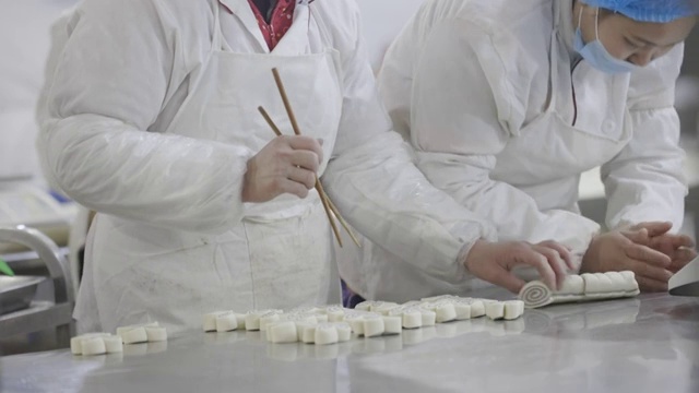 中式面点花糕制作过程视频素材
