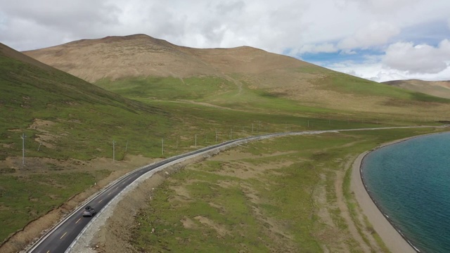 西藏山南普莫雍错环湖公路自驾游旅行风光视频素材