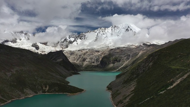 中国西藏山南色乡库拉岗日雪山朱错白玛林湖视频素材