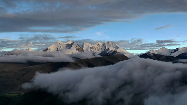 中国西藏山南市洛扎县库拉岗日雪山风光视频素材