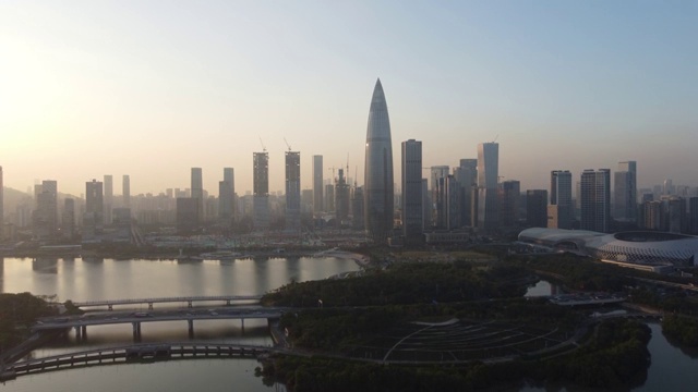 深圳后海人才公园黄昏天际线航拍视频素材