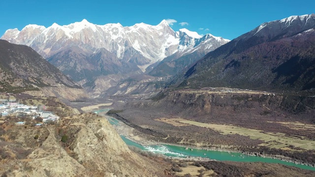 南迦巴瓦峰与雅鲁藏布江大峡谷视频下载