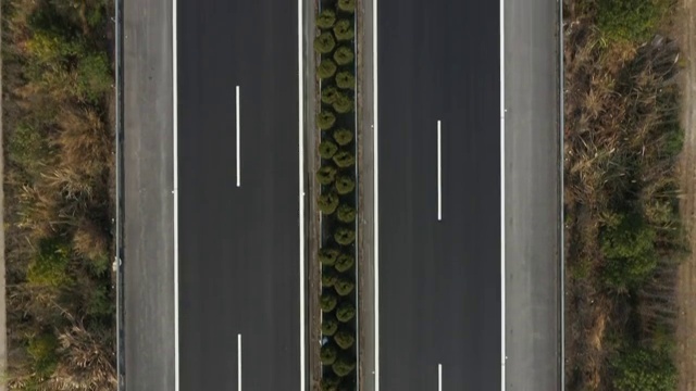 高空俯瞰阳光下的高速公路视频素材