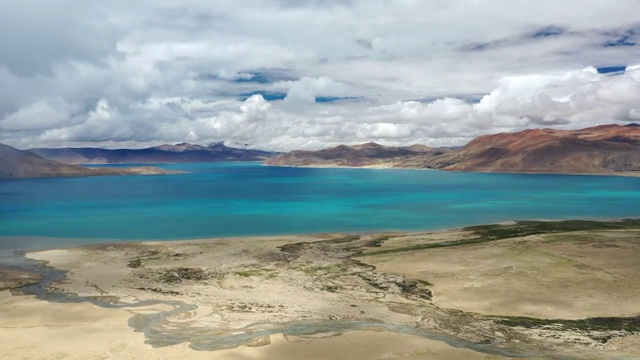 中国西藏日喀则佩枯措湖泊自然风光航拍视频素材