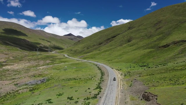 西藏山南市野外无人区旷野自驾游旅行公路景视频购买