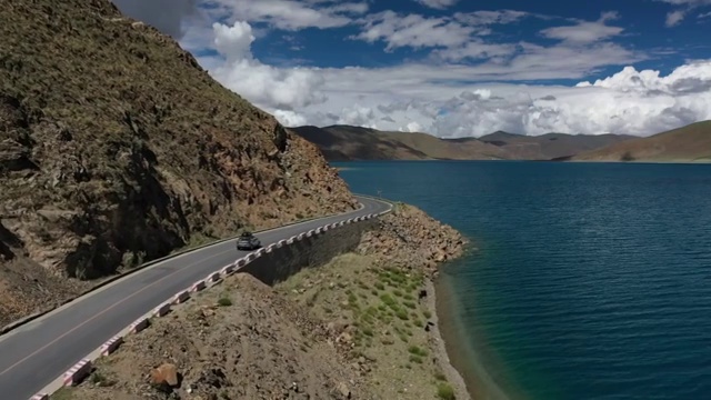 西藏山南市浪卡子县羊卓雍错湖泊自然风光视频素材