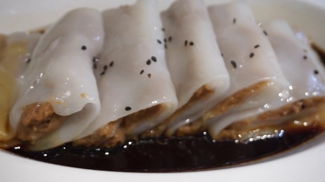 广东美食牛肉肠粉视频素材