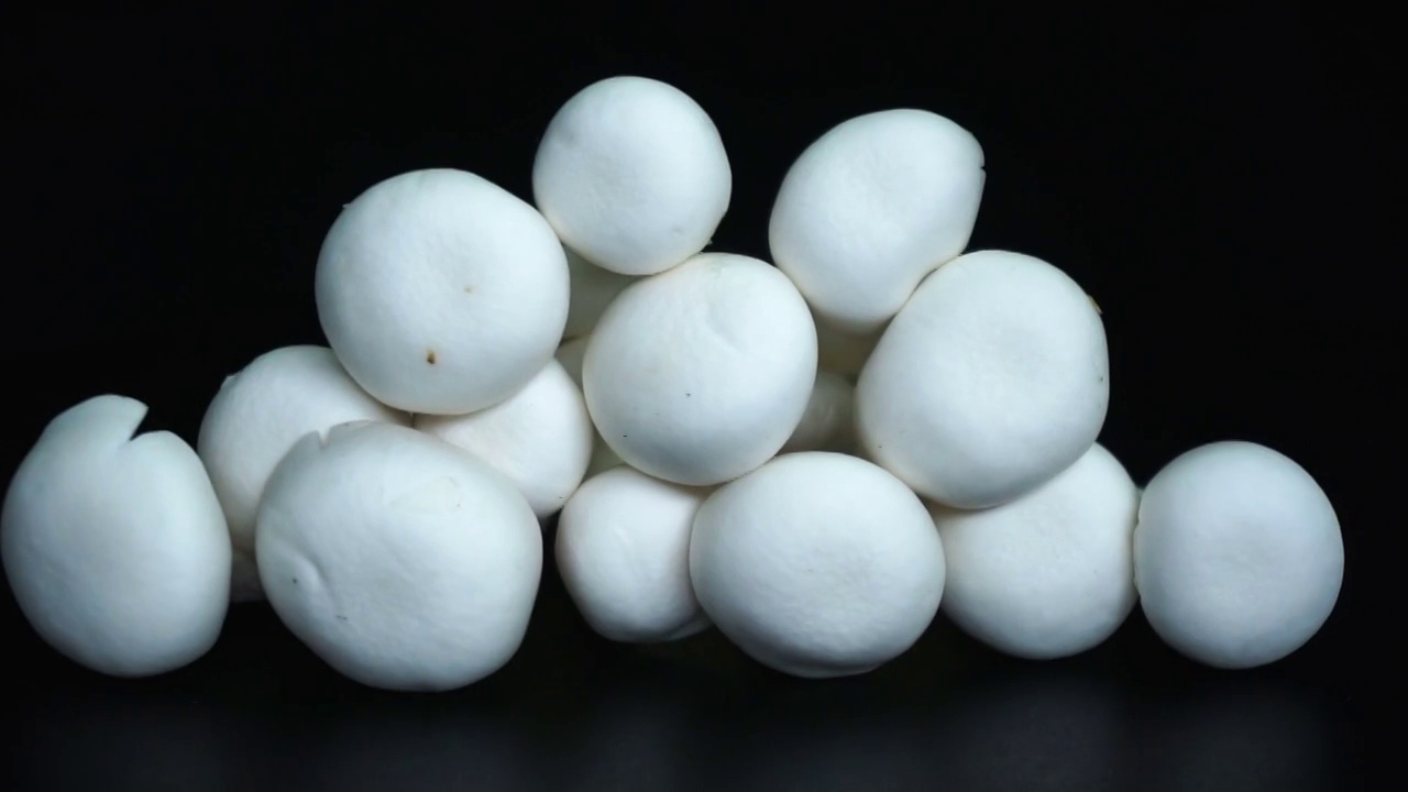 健康食物白玉菇视频素材