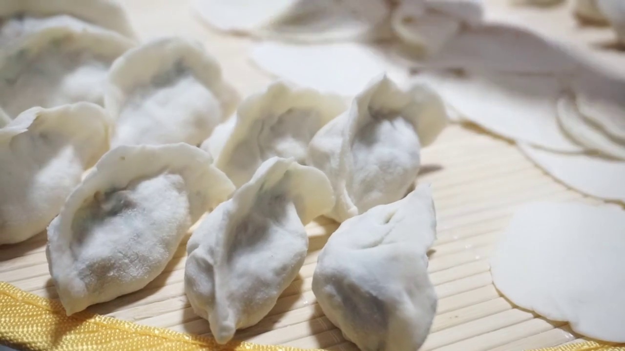 中国传统面食除夕夜包饺子传统美食文化视频素材