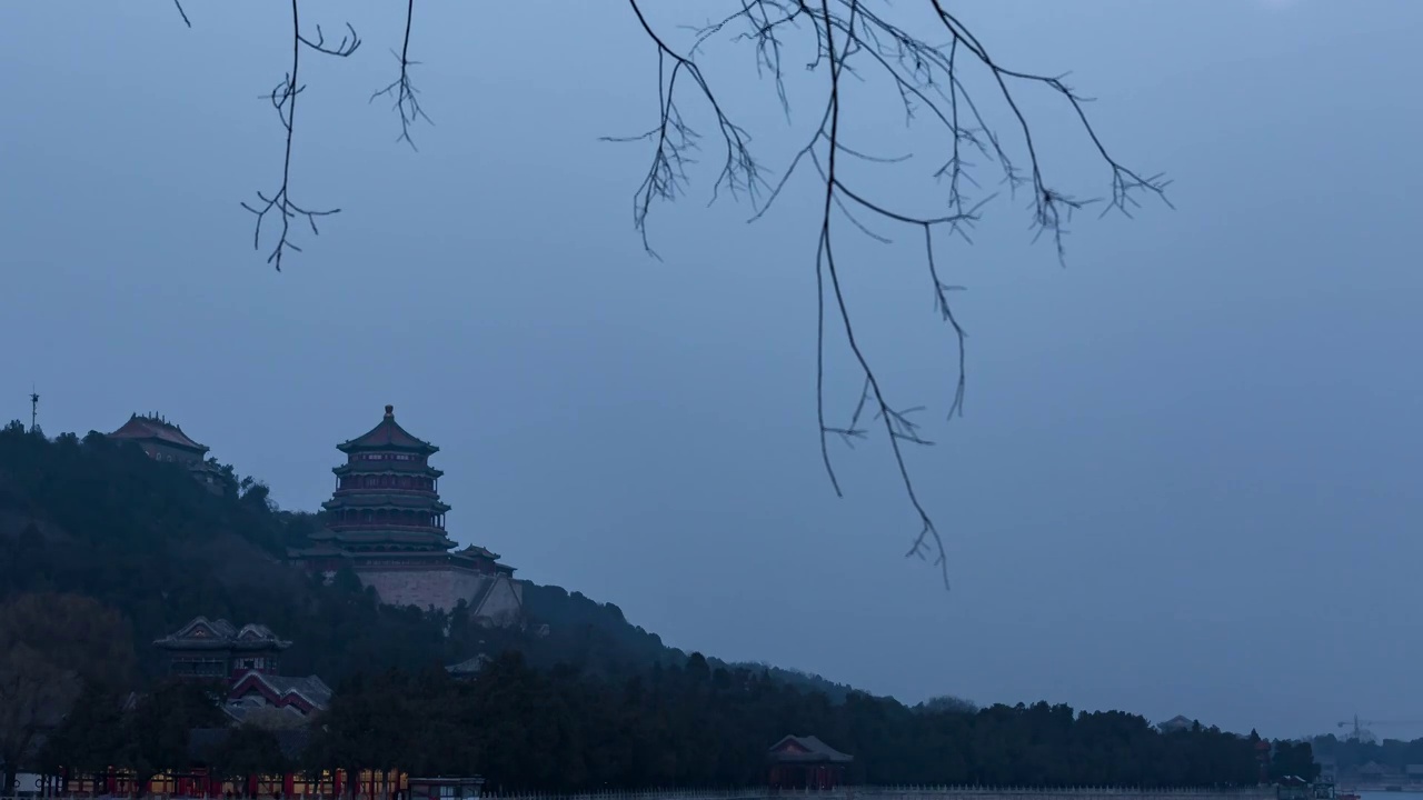 北京颐和园元宵节的月亮长起来了视频下载