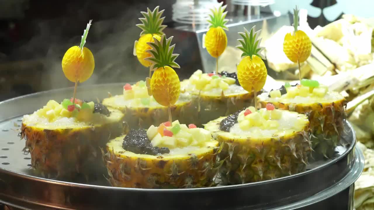 夜市小吃菠萝饭视频素材