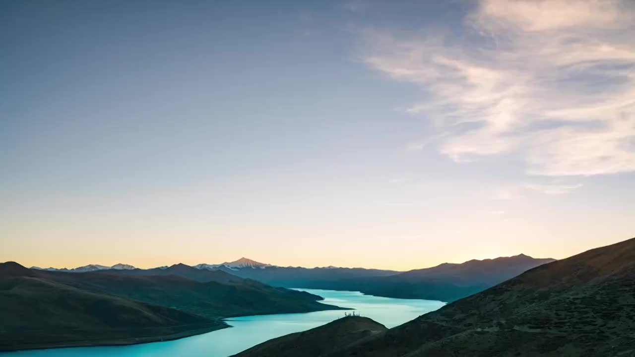 延时摄影中国西藏风光高原圣湖羊卓雍措日落晚霞视频素材