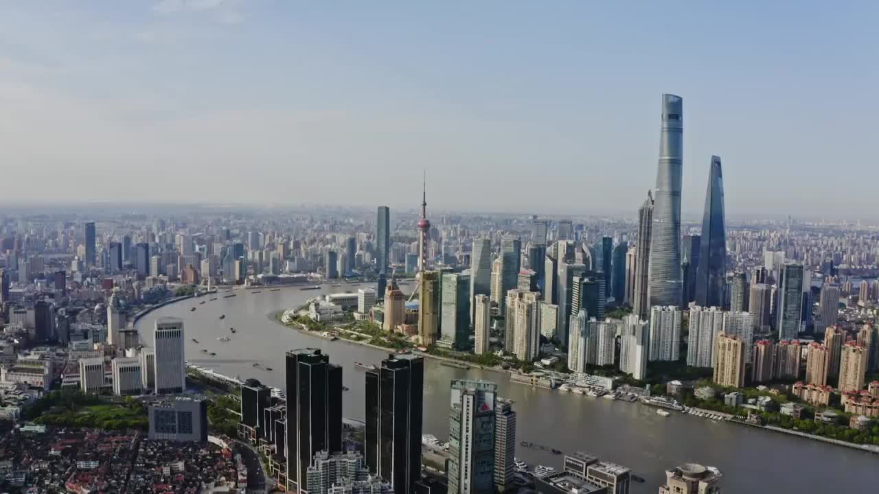 多云天的上海陆家嘴航拍视频素材