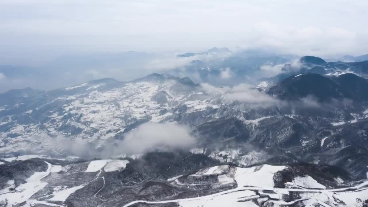 无人机4k航拍雪山云海延时视频素材