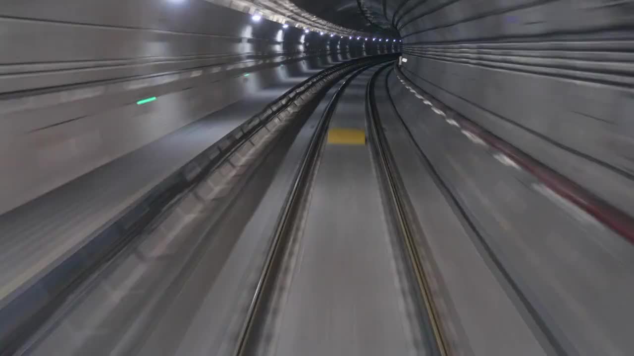 地铁列车进站视频素材