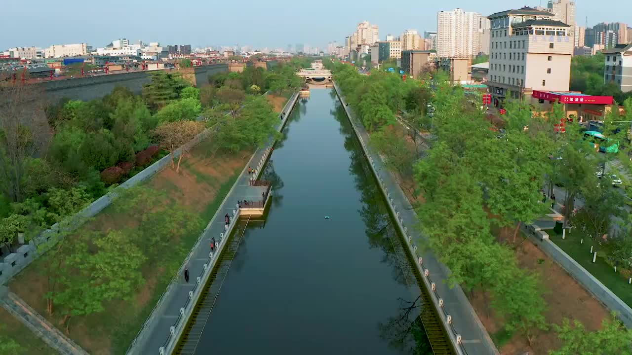 西安城墙护城河4K航拍视频素材