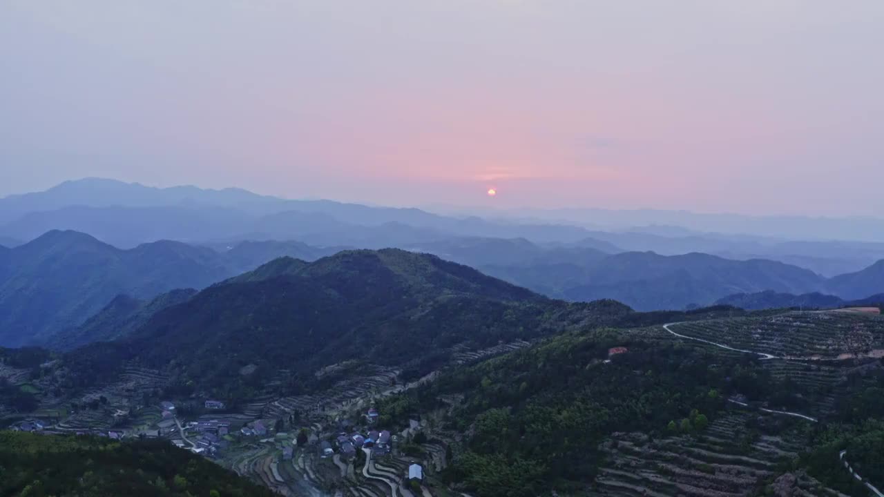 临海安基山的日落航拍视频下载