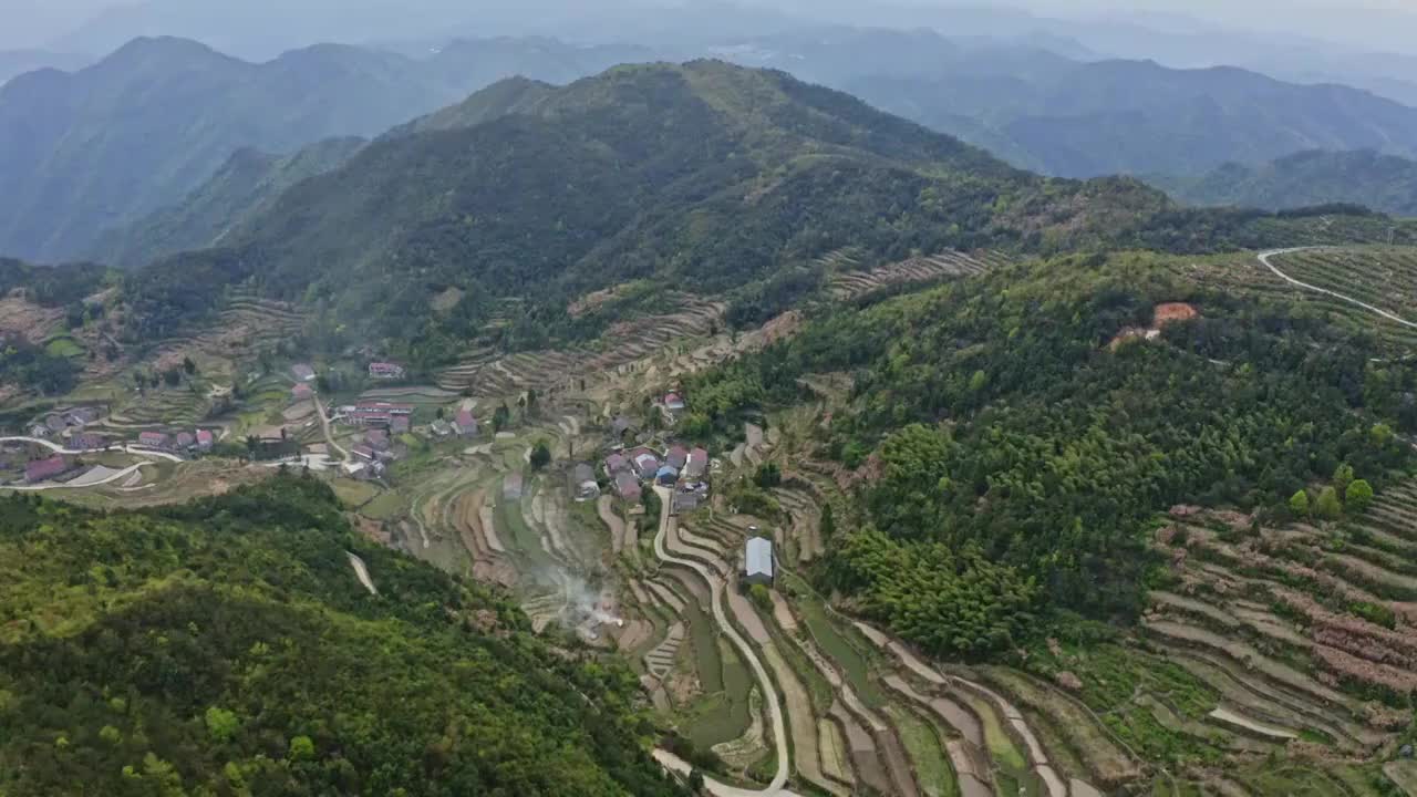 台州临海黄坦安基山下的村庄视频下载