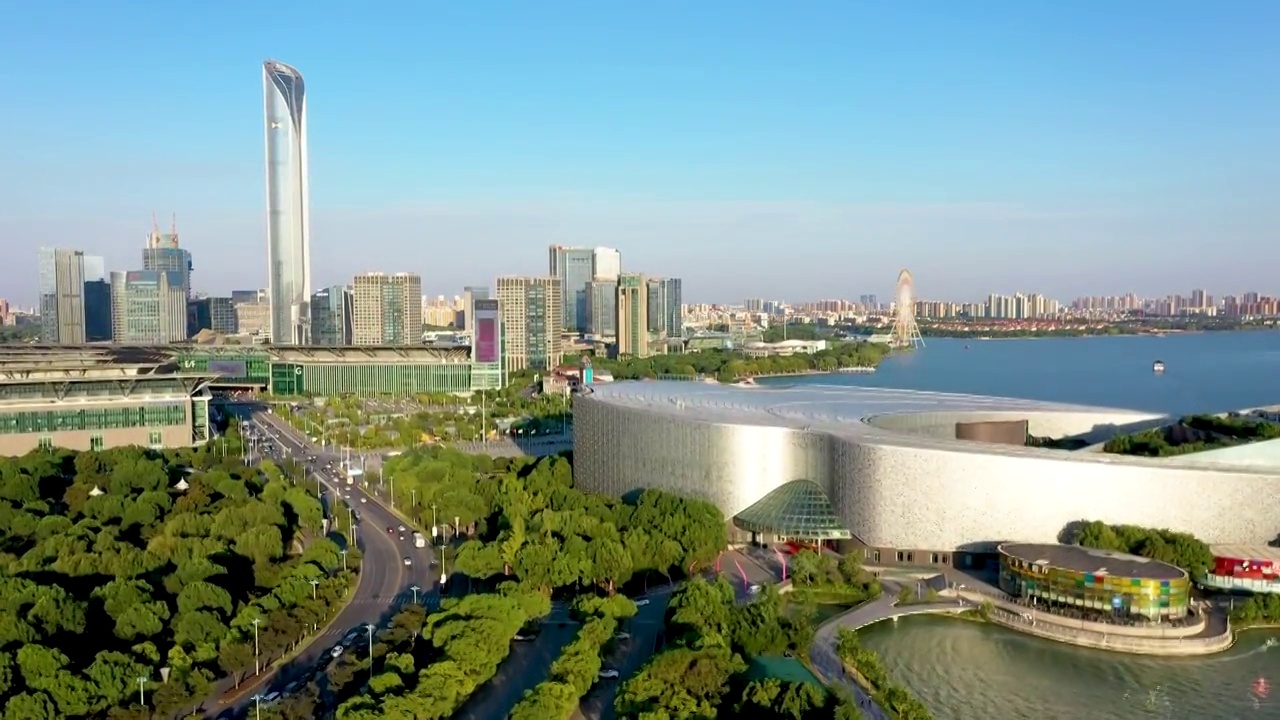 苏州工业园区金鸡湖景区，可见科文中心，苏州国际金融中心视频素材