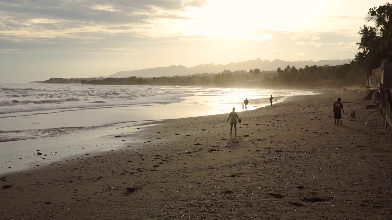 东南亚菲律宾海边小渔村日落散步空境视频素材