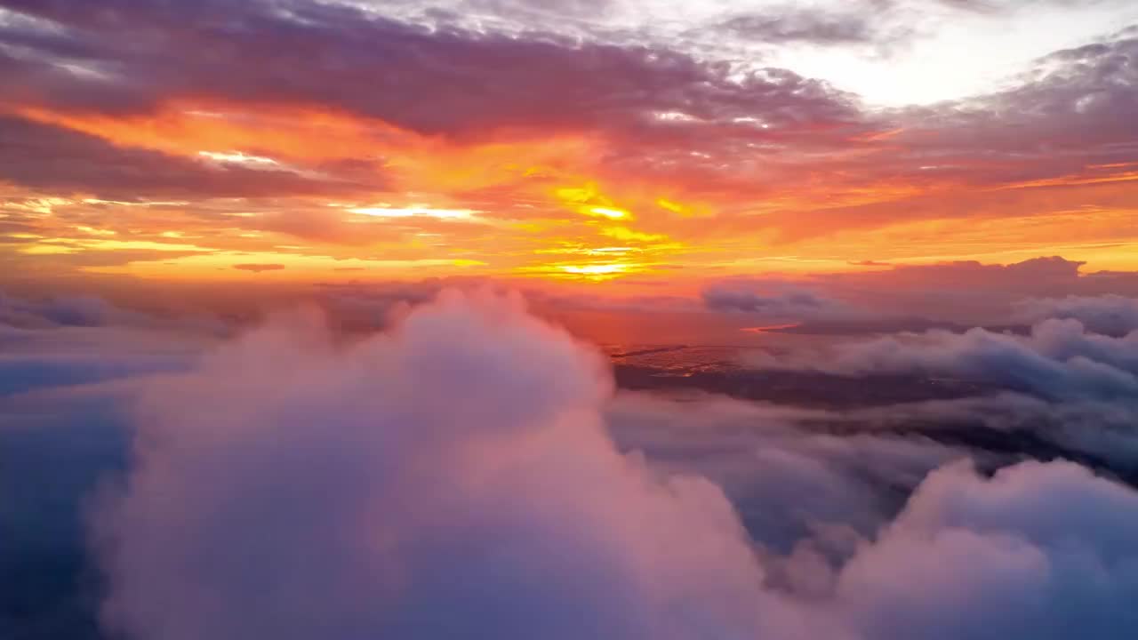 中山市五桂山主峰航拍夏天的云海日出视频素材